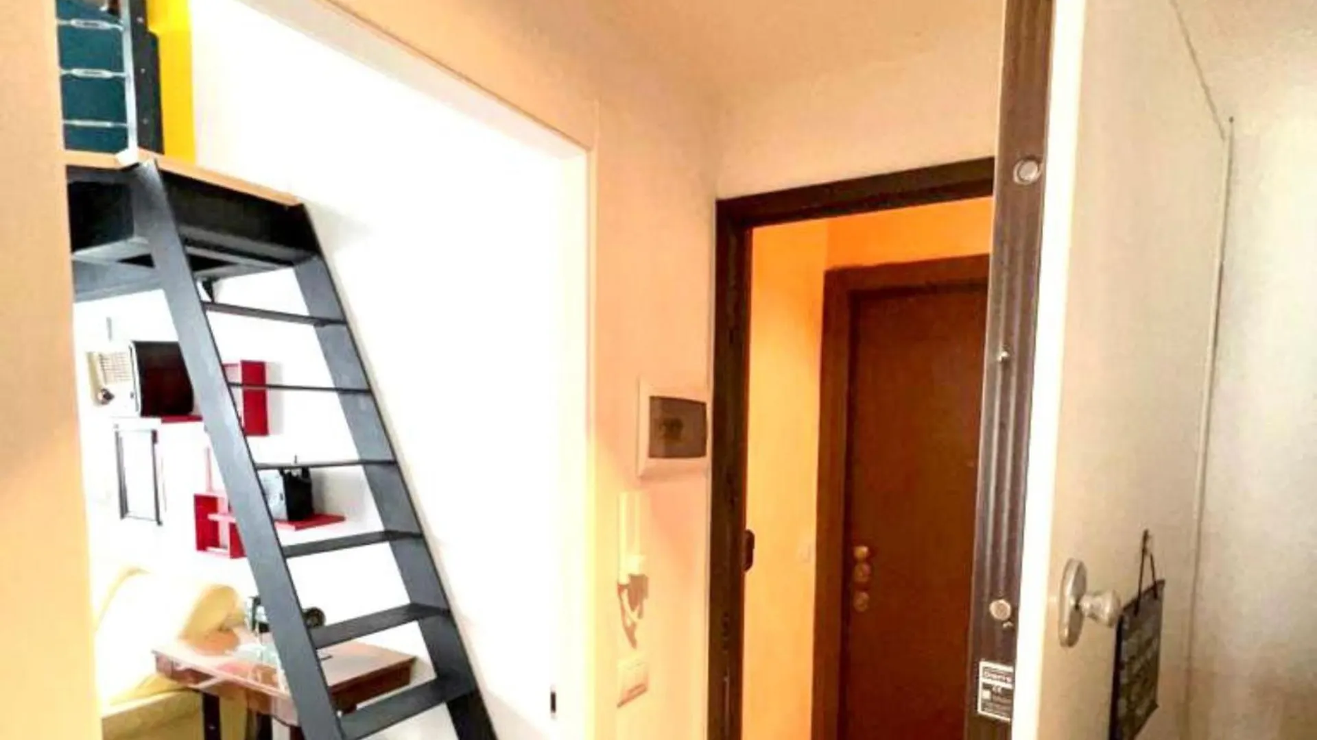 Tiny Loft-Near Central Station, Easy Duomo And Stadio San Siro 米兰 0*,  意大利